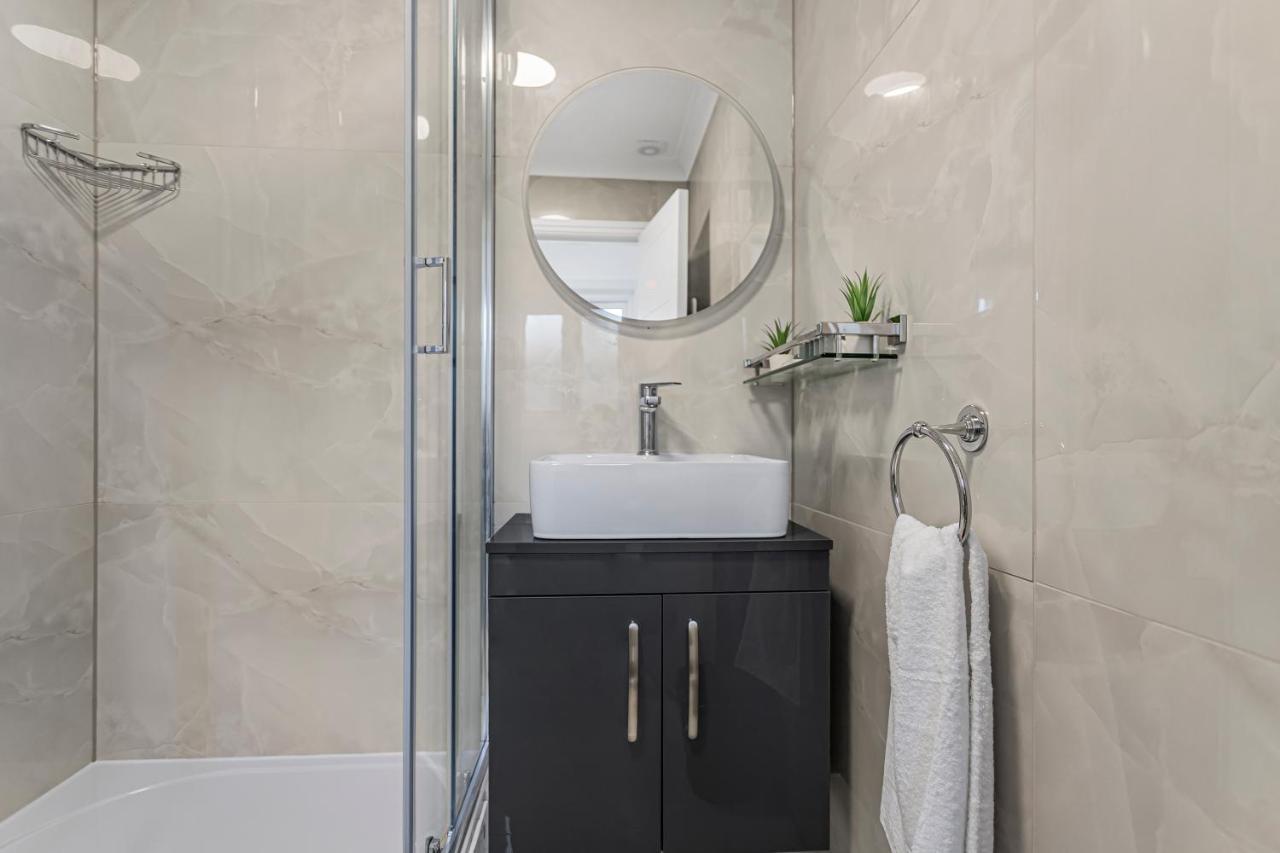 Modern 3 And 2 Bedroom Apartment In Maida Vale Londyn Zewnętrze zdjęcie