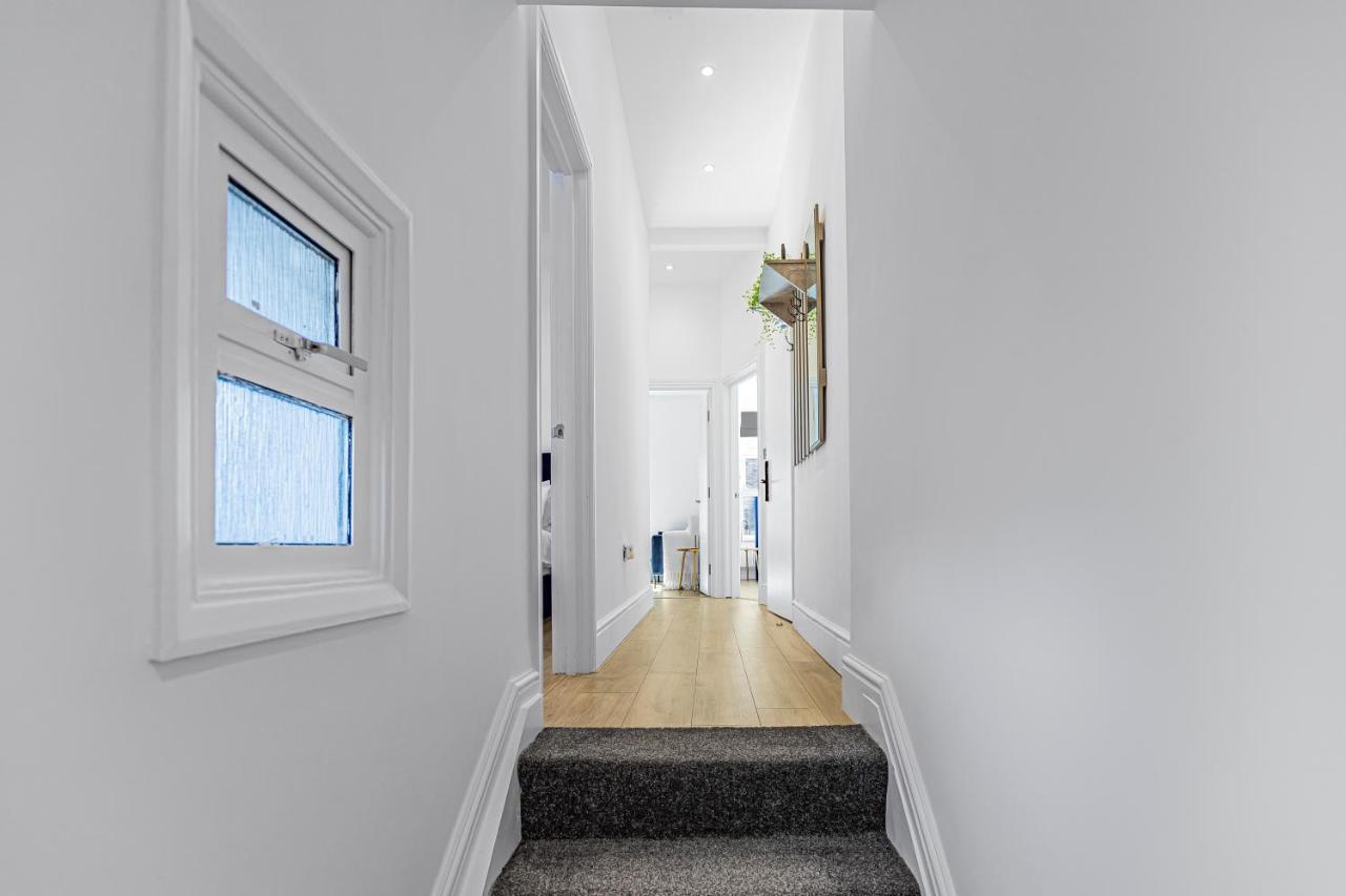 Modern 3 And 2 Bedroom Apartment In Maida Vale Londyn Zewnętrze zdjęcie